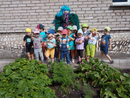 «Мы сажаем огород. Посмотрите, что растет!» «Мы сажаем огород. Посмотрите, что растет!».